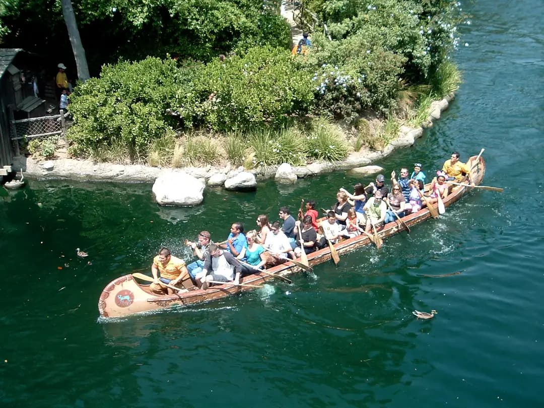 Davy Crockett's Explorer Canoes
