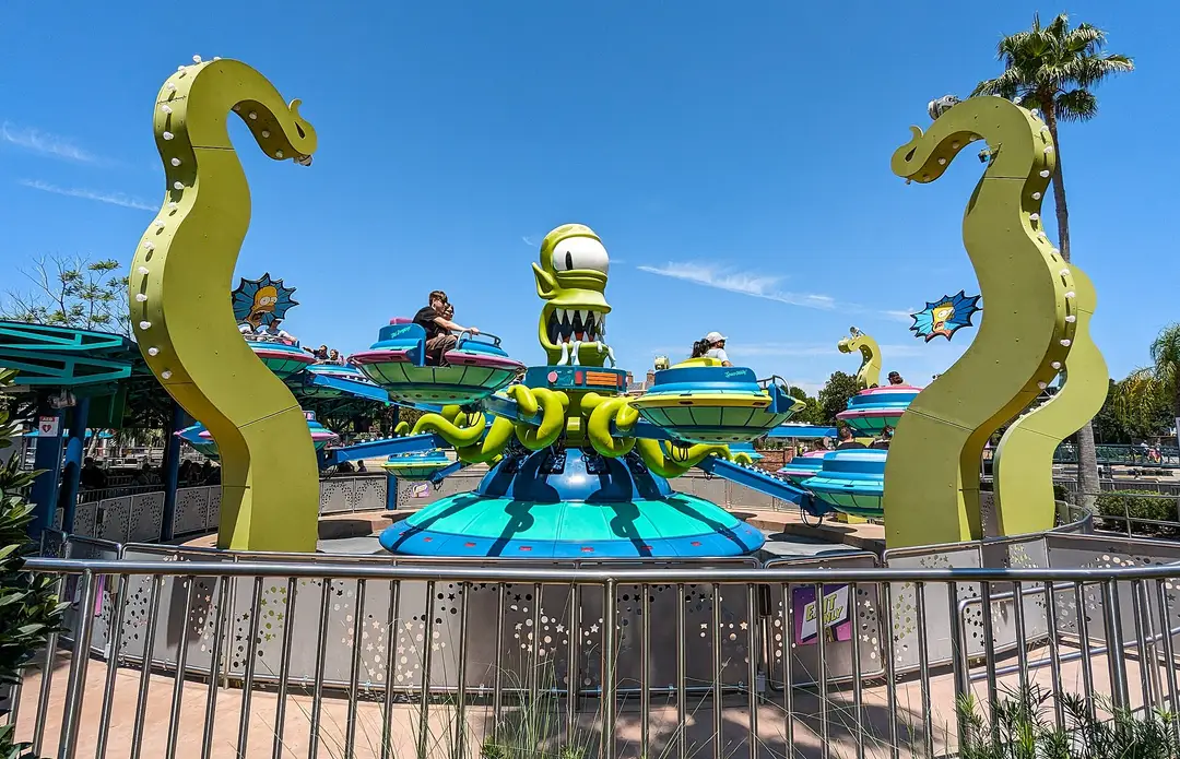 Kang & Kodos' Twirl 'n' Hurl